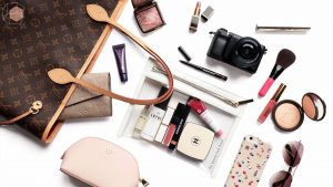 พกเครื่องสำอางอะไรในกระเป๋า What’s in my bag